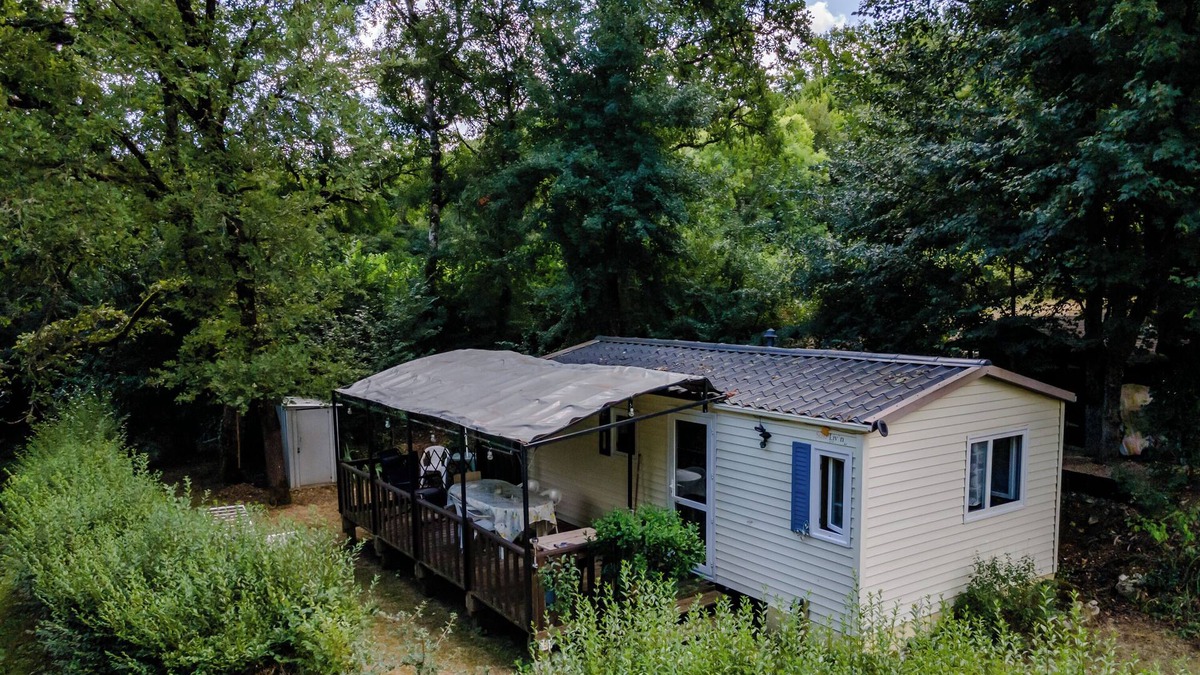 Saint-Pompont House | Mobile Home 'Du Soleil' with Shared Pool, Private Terrace and Wi-Fi