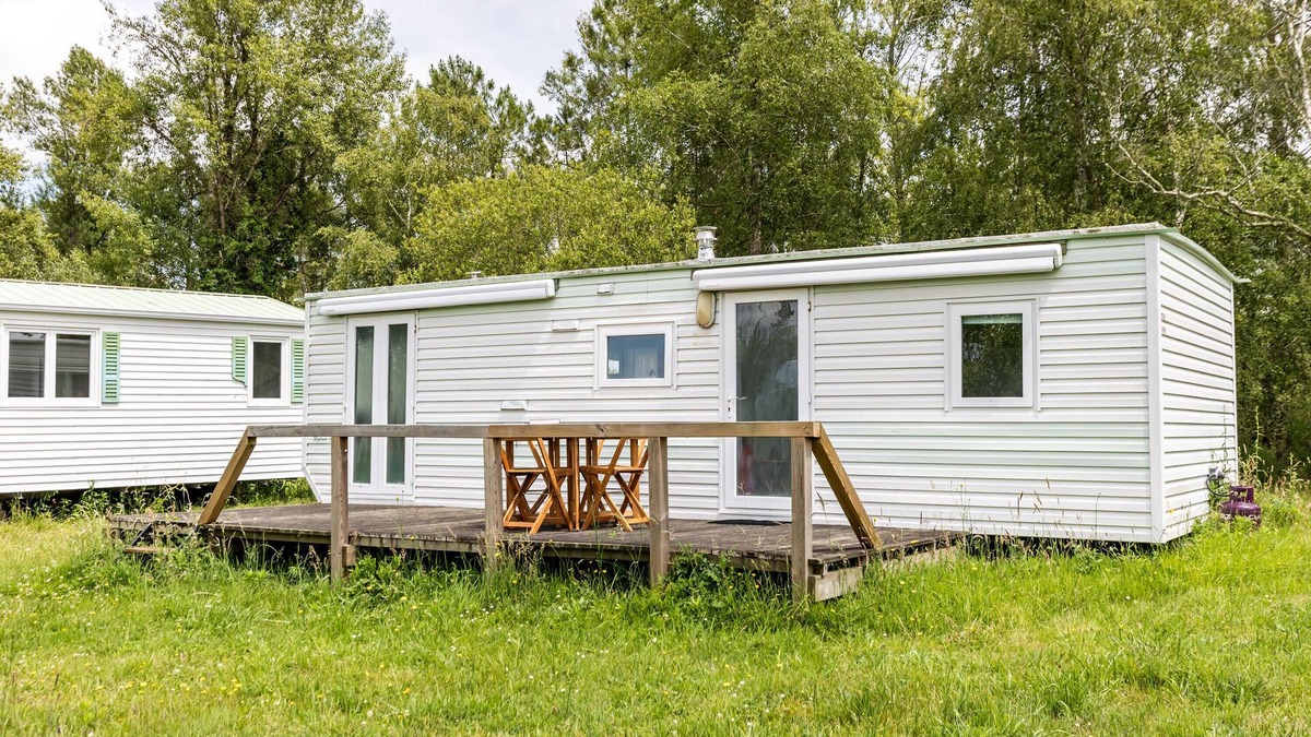 Queyrac RV Rental | Mobile Home for 3 People at Lake Isachris – Hiking and Relaxation in the Médoc