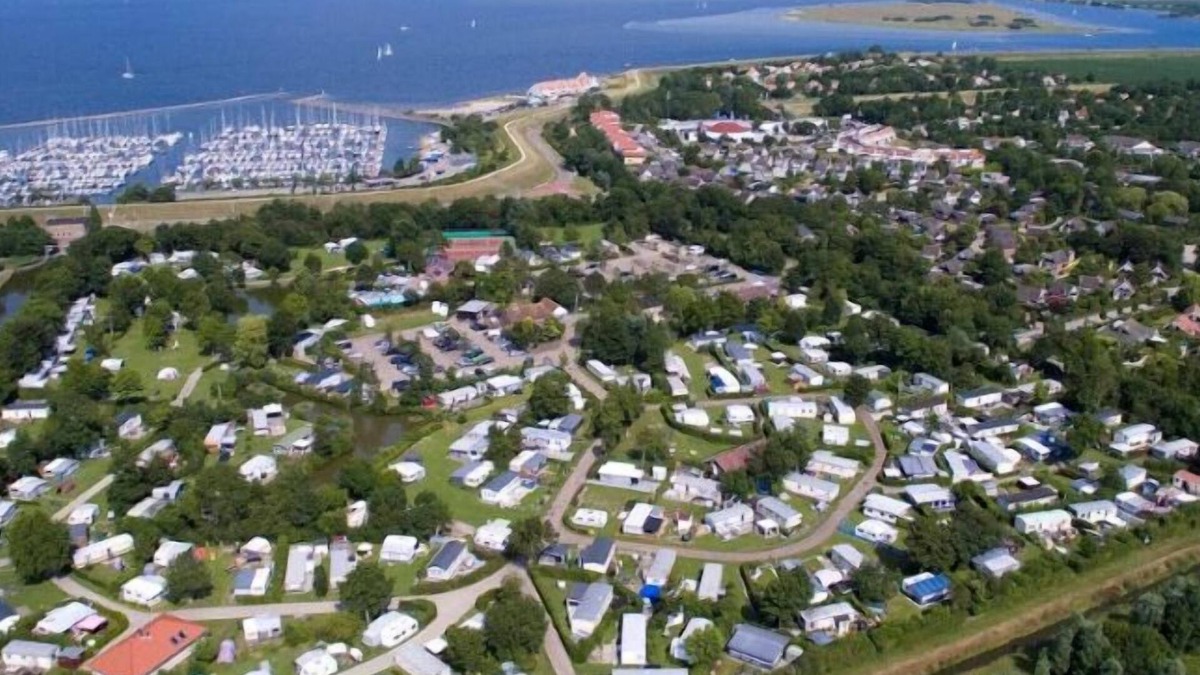 Westenschouwen Apartment | Mobile home for 4 guests with 42m² in Burgh-Haamstede (126845)