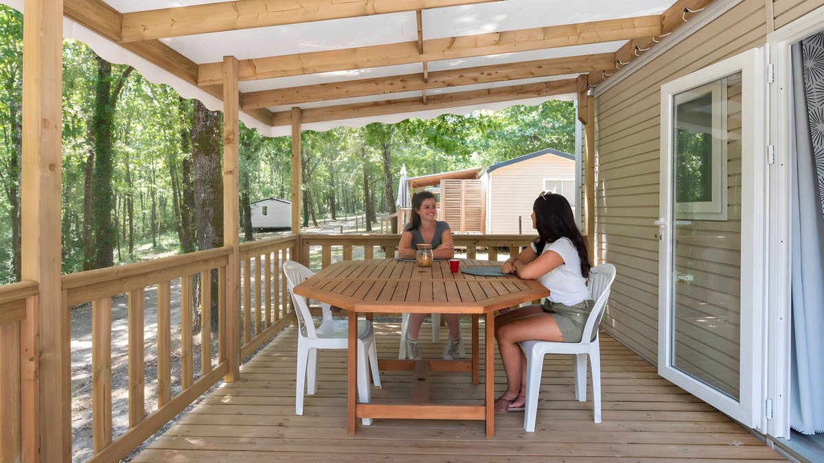 Bretagne-d'Armagnac RV Rental | Mobile Home 'Mobilhome Confort 4 Personnes 63' with Private Terrace, Private Garden and Wi-Fi