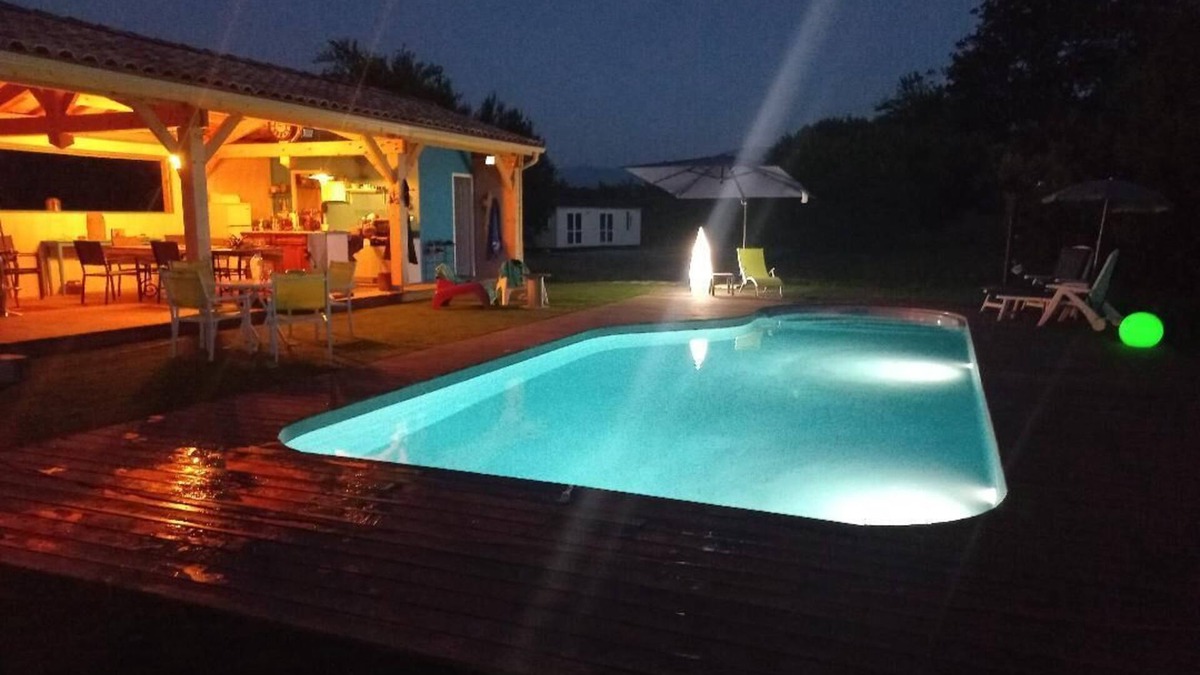 Salies-du-Salat House | Mobile Home 'Les Chalets Salinéens' with Mountain View, Wi-Fi and Air Conditioning