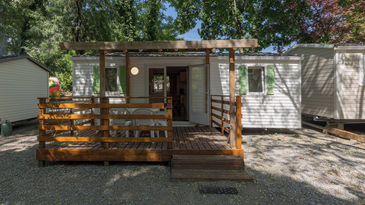 Lavilledieu House | Mobile Home 'Mobil-home C - 1-6 Pers' with Shared Pool, Private Terrace and Shared Garden
