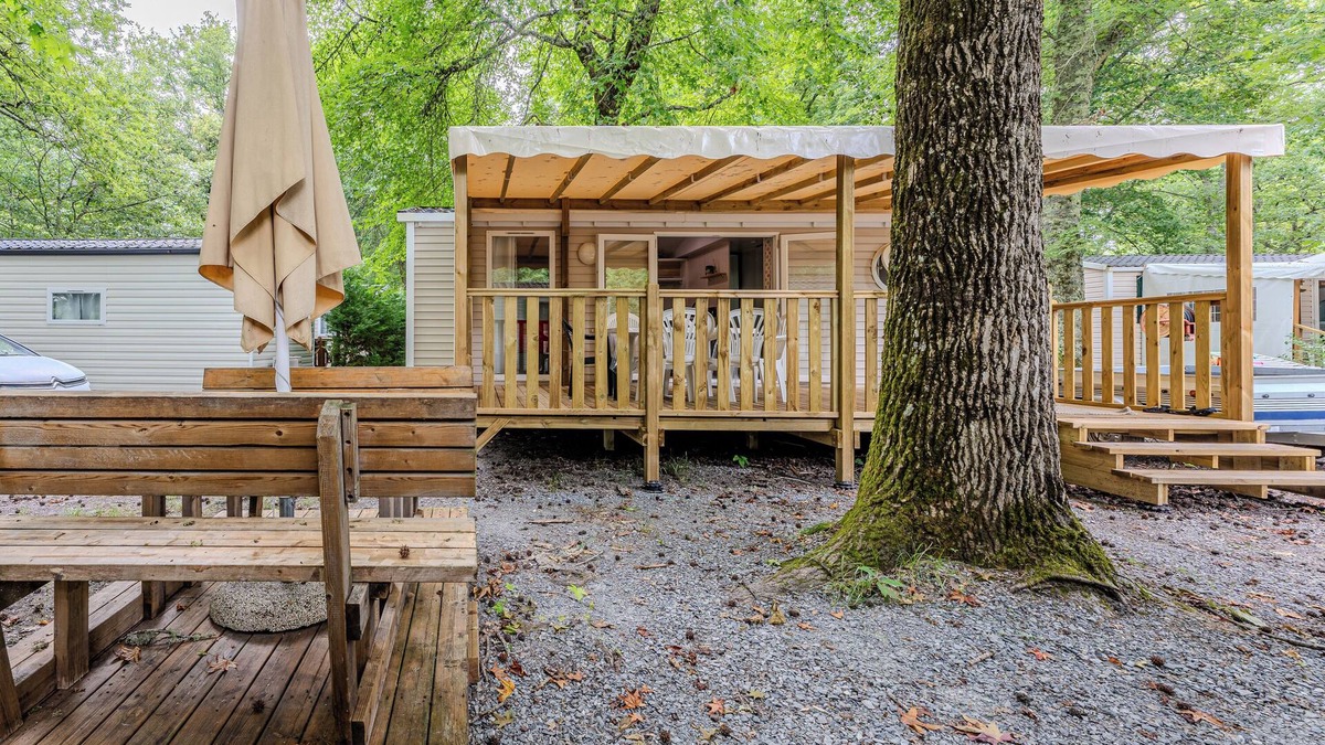 Aureilhan RV Rental | Mobile Home 'Ohara 2 Chambres' with Shared Pool, Private Terrace and Air Conditioning