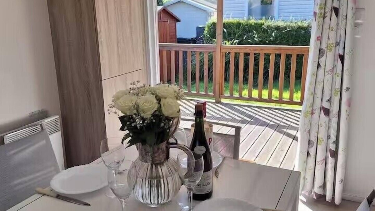 Saint-Arnoult Ski Chalet | Mobile home with shared pool in Saint-Arnoult
