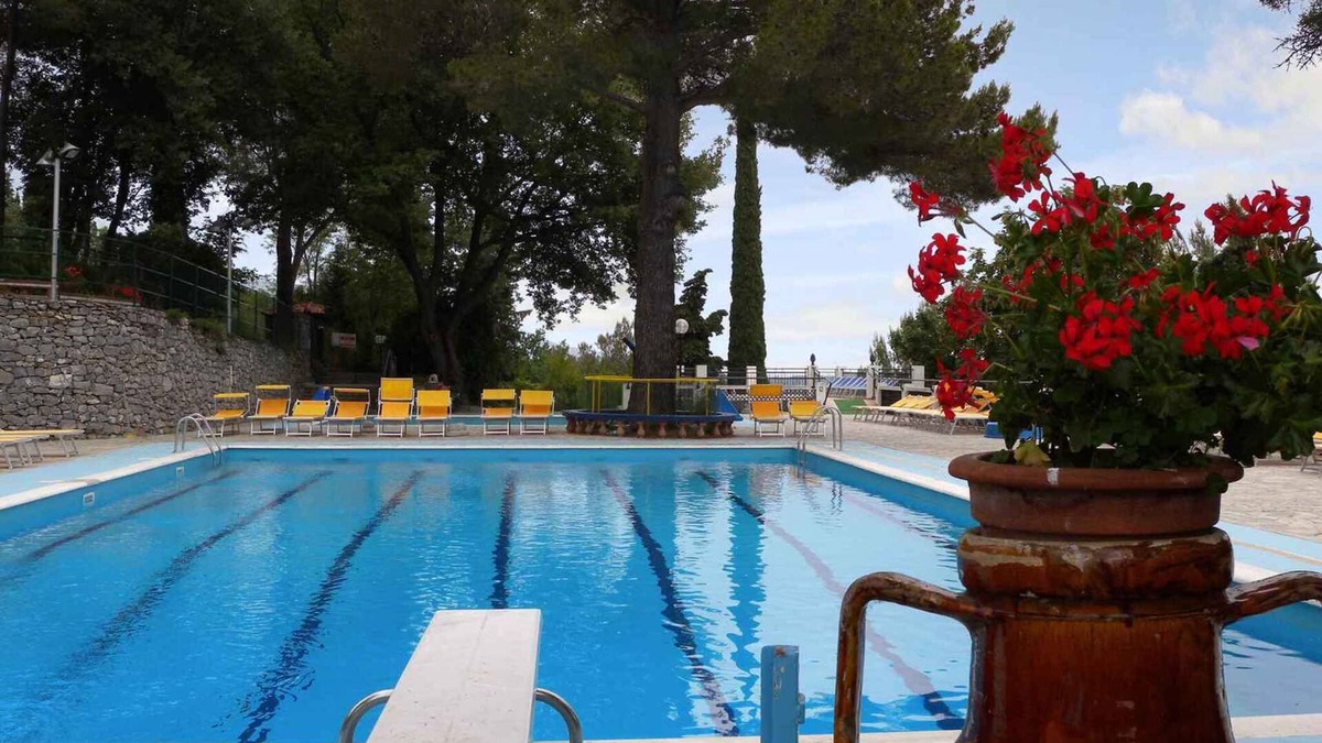 Villanova d'Albenga House | Mobilehome with terrace, pool and air conditioning