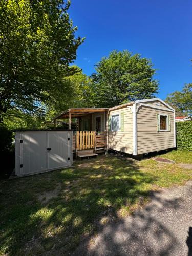 Saint-Gerons Ski Chalet | Mobilhome au bord du lac
