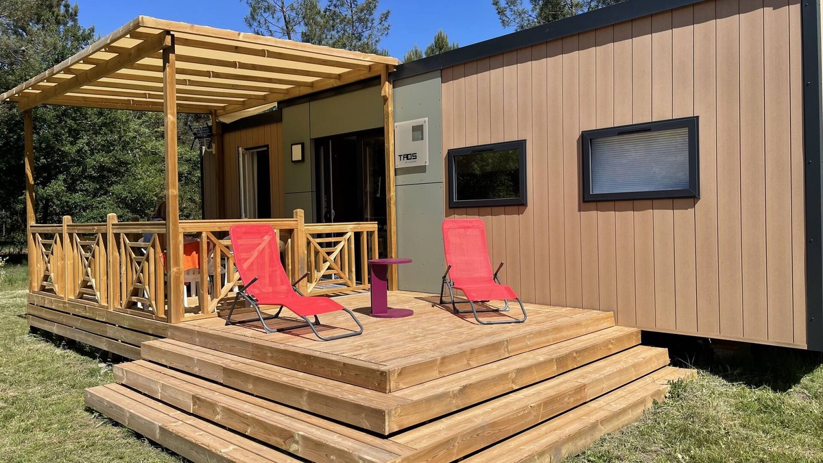 Luglon House | Mobilhome et Terrasse au Coeur de la Foret des Landes Dans un Parc Residentiel