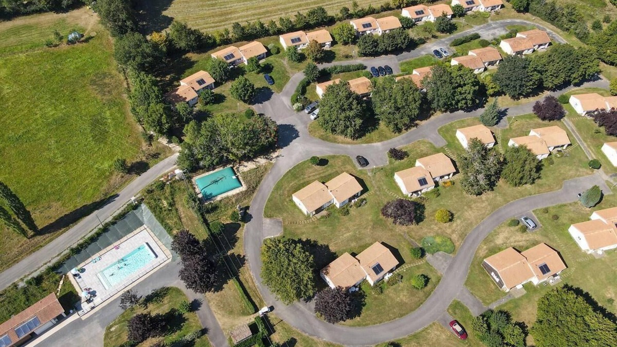Prailles House | Mobilhome avec Accès Piscine et Lac | Parking