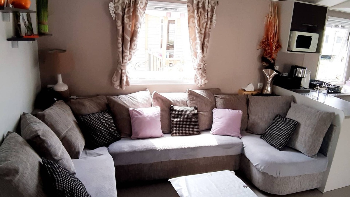 Onzain House | Mobilhome INTUITION pond view, 4 *, near Beauval Zoo and Loire castles