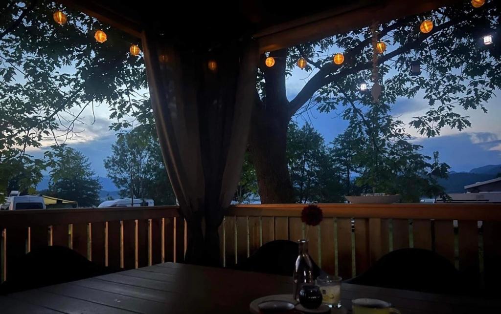 Hrastnik Apartment | Mobilna hiška pogled na jezero