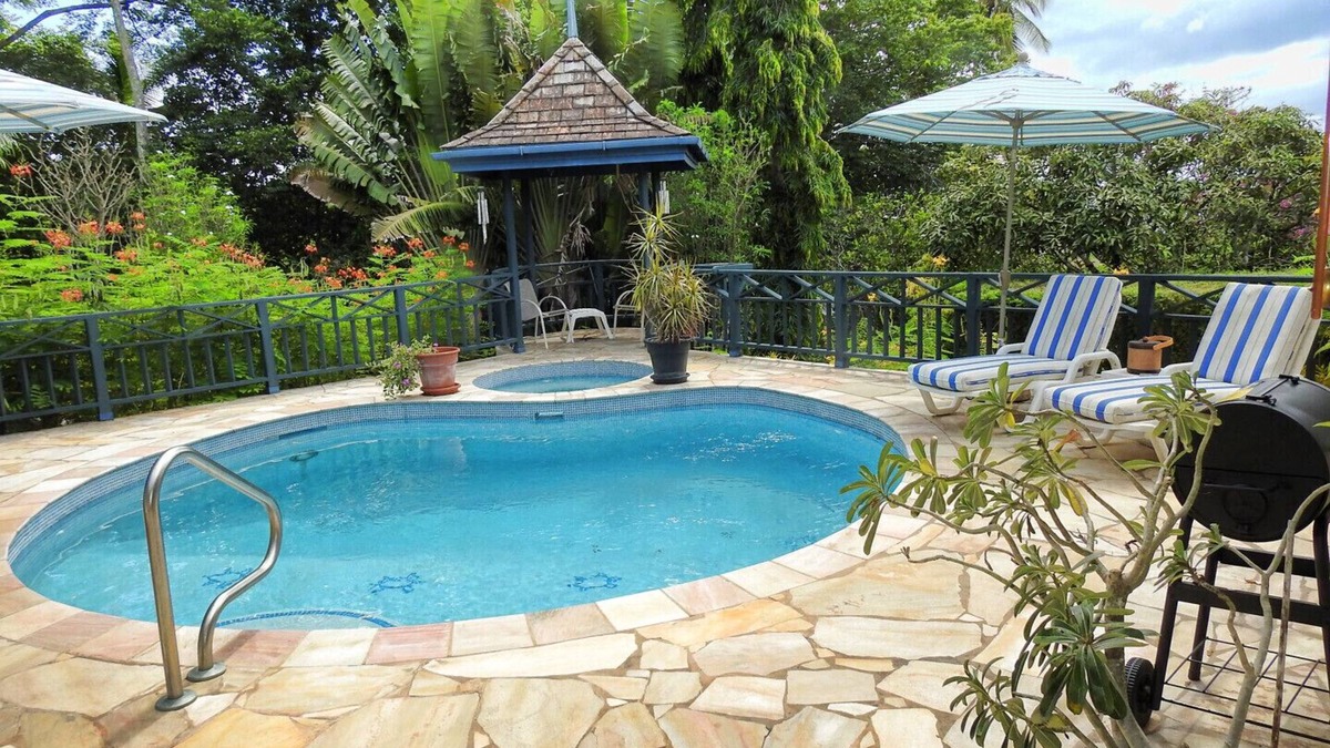 Plymouth Villa | Mock Turtle is an Enchanting & Affordable Retreat!