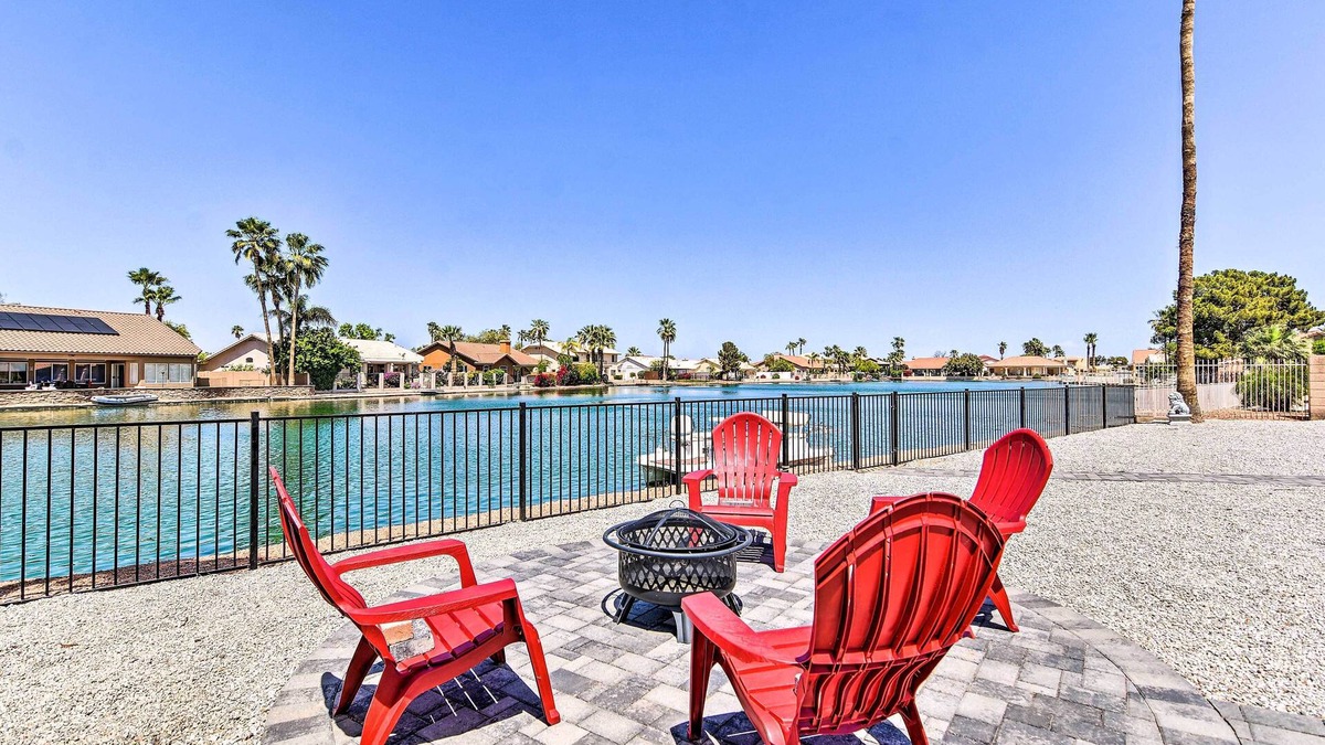 Casa Grande House | Mod Casa Grande Home w/Patio on the Water!