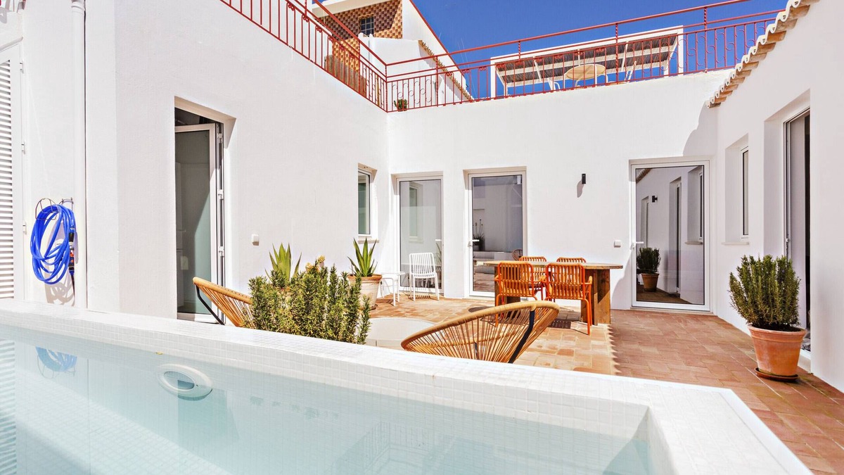 Vila Real Santo Antonio House | Modern, w/pool and terrace