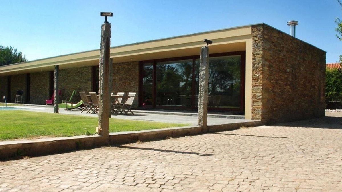 Rates Other | Modern architecture, countryside, spacious, bright, pool, barbecue and billiards