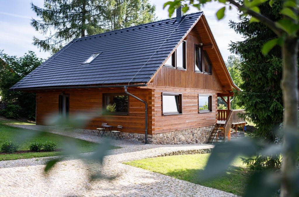 Vimperk Ski Chalet | Moderní šumavská roubenka s výhledem na Boubín