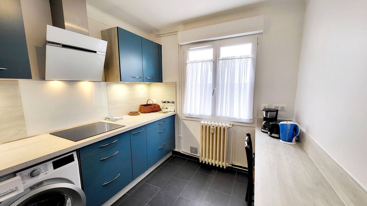 Les Sables d'Olonne Apartment | Modern 1-Bed Apartment with Parking in Charming La Chaume, Close to Beach & Market