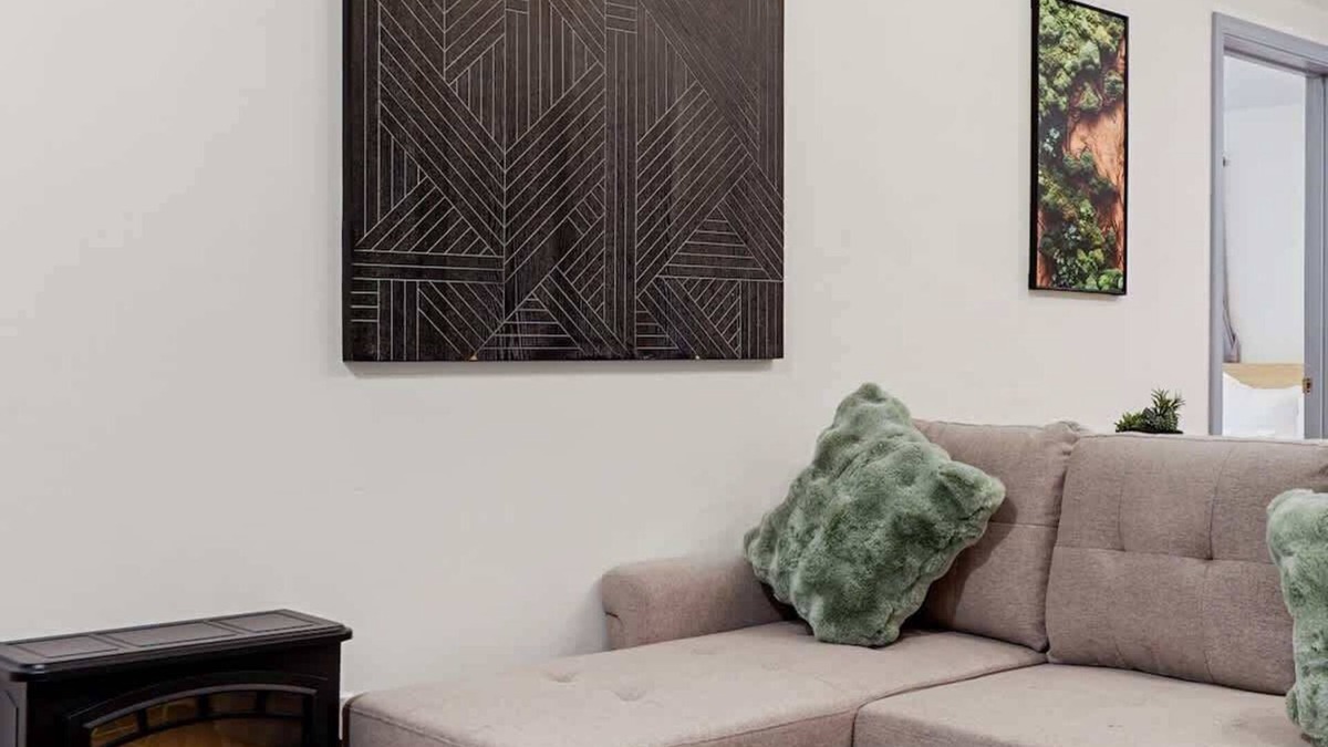 Inner Parkside House | Modern 1 bed/1 living near SFSU