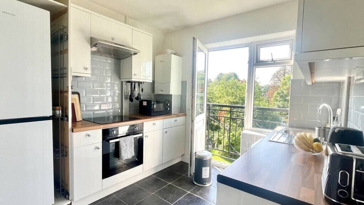 Bray on Thames Apartment | Modern 1 Bedroom Apt in Maidenhead nr River Thames
