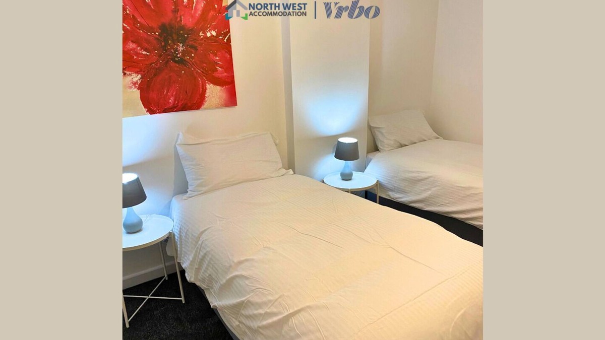 St Helens Apartment | Modern 1 Bedroom Apartment | Free WiFi | Perfect for Solo or Business Stay