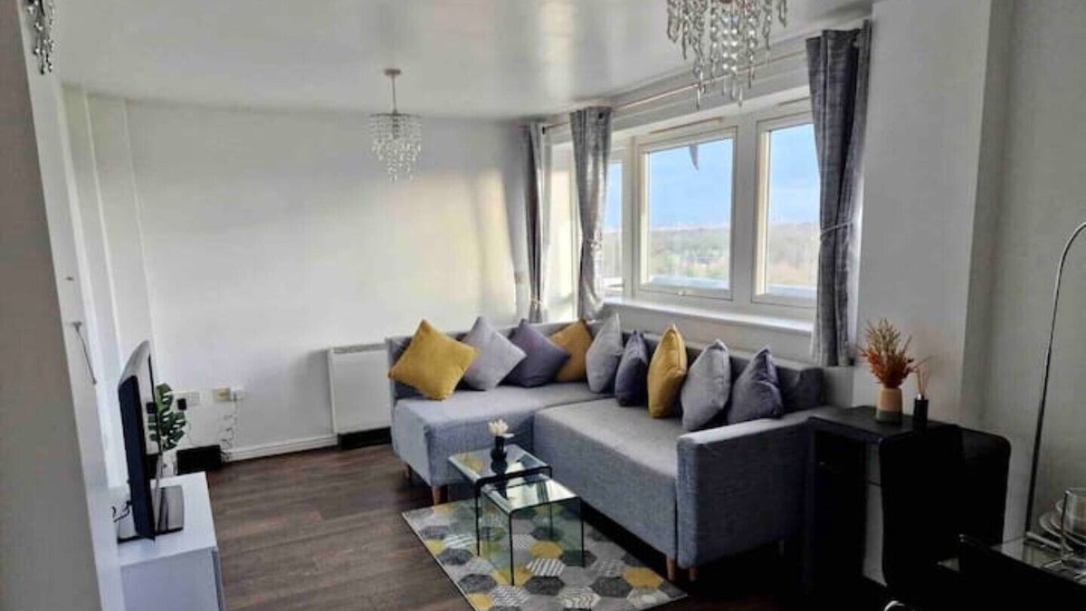 Handforth Apartment | Modern 1-bedroom flat close to Manchester Airport