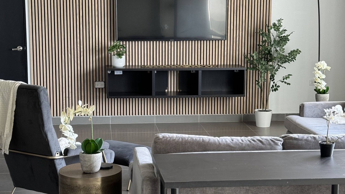 Puerta de Tierra Condo | Modern 1-bedroom loft with free parking