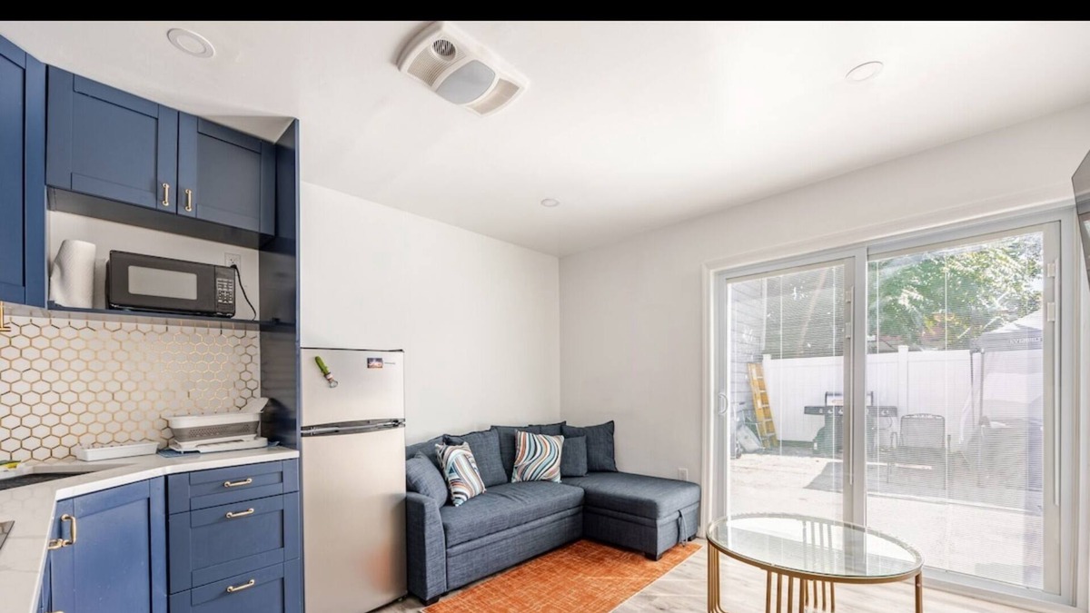 West New York Apartment | Modern 1 bedroom apartment conveniently located 25 minutes from the heart of NYC