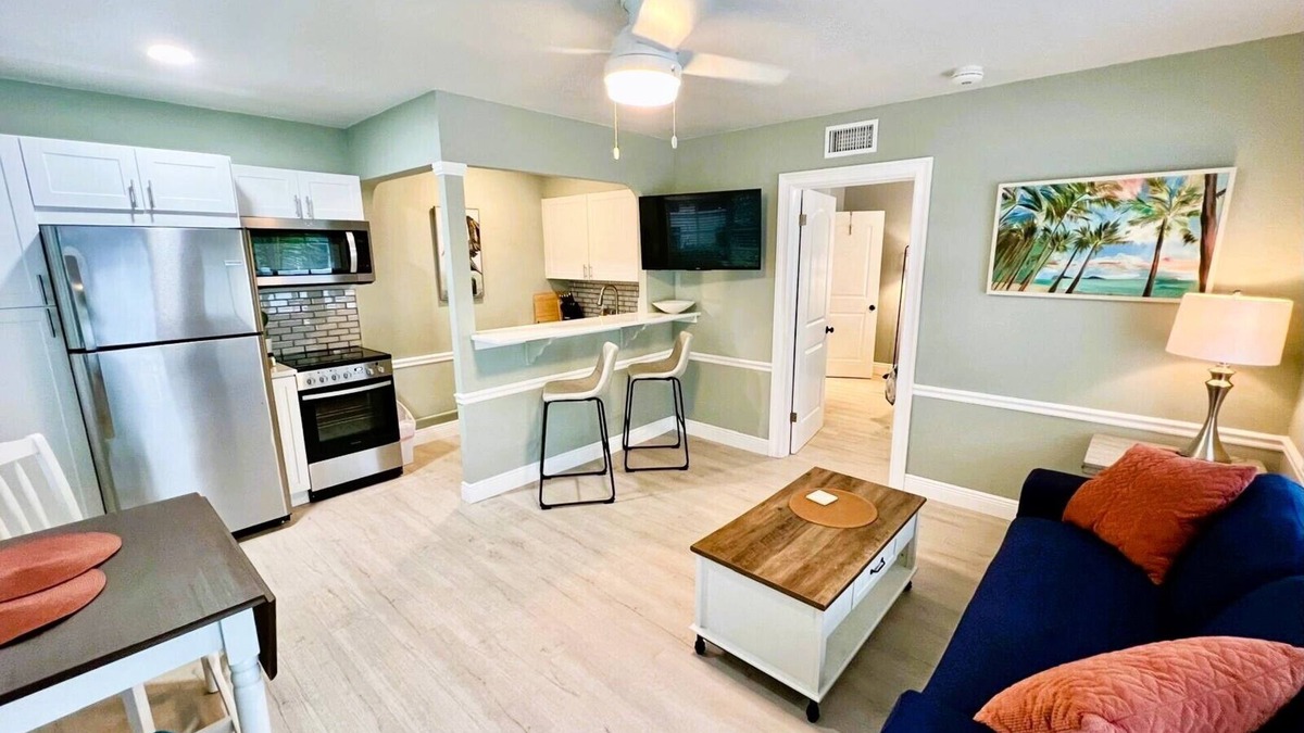 Parrot Cove Apartment | Modern 1 bedroom villa just five minutes to the beach!