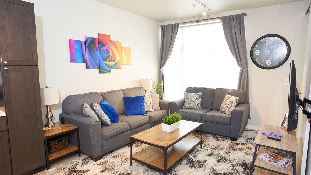 Powderhorn Apartment | Modern 1 BR, Free Parking, Fast Wi-Fi, W/D, Desk