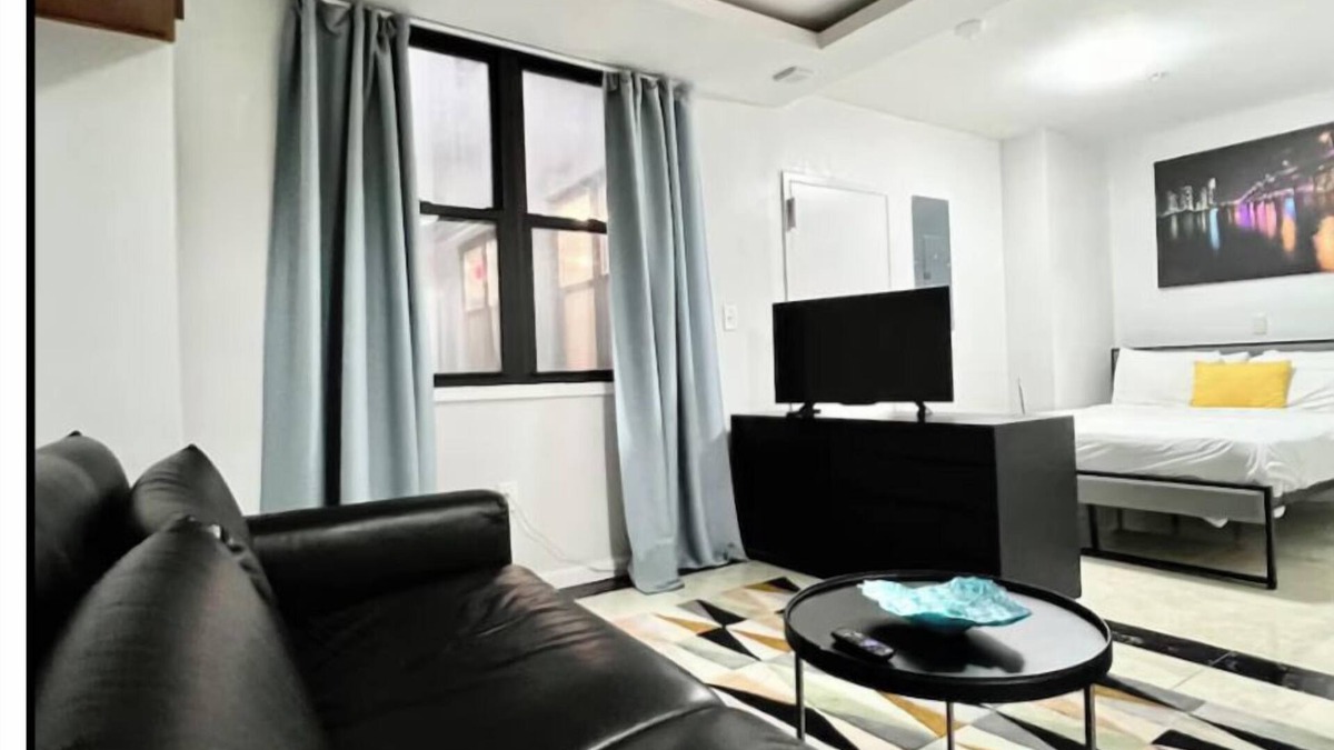Chinatown Apartment | Modern 1Bd Apartment in Downtown Philly!