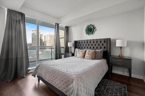 Yonge-Eglinton Apartment | Modern 1Bd & Den Condo with Balcony Lillian St
