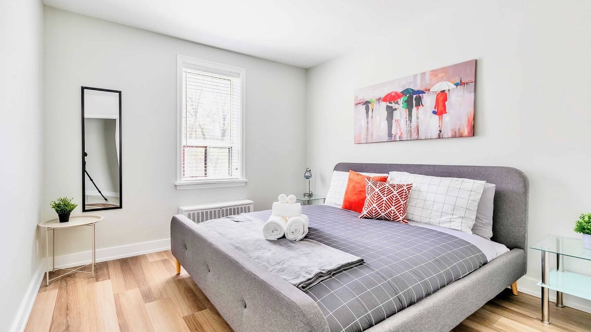 Hamilton Apartment | Modern 1BR Apartment in Corktown Hamilton!