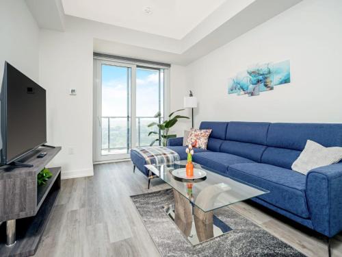 Kitchener Apartment | Modern 1BR Condo - King bed - Cityscape Views