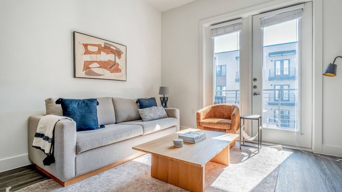 Highland Apartment | Modern 1BR in the Highlands w/Pool, W/D & Gym, walkable, by Blueground