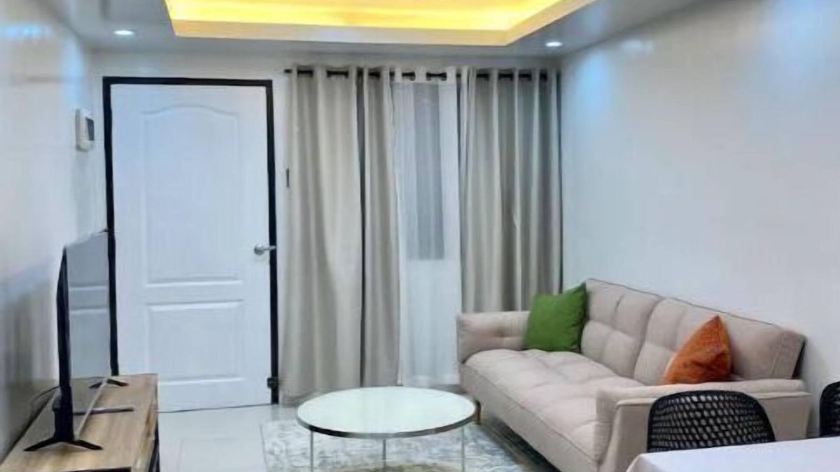 Talomo District Apartment | Modern 1BR King Bed near SM Mall