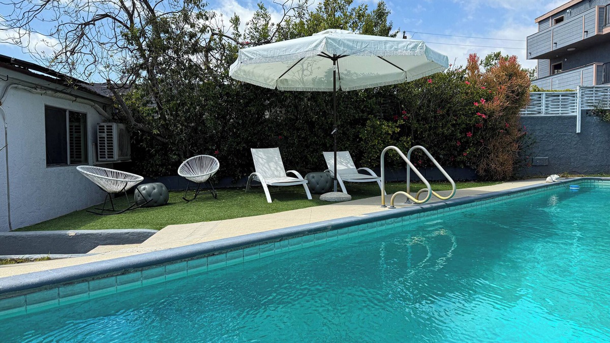 View Park-Windsor Hills House | Modern 1BR Retreat with Pool Near SoFi Stadium - MK2