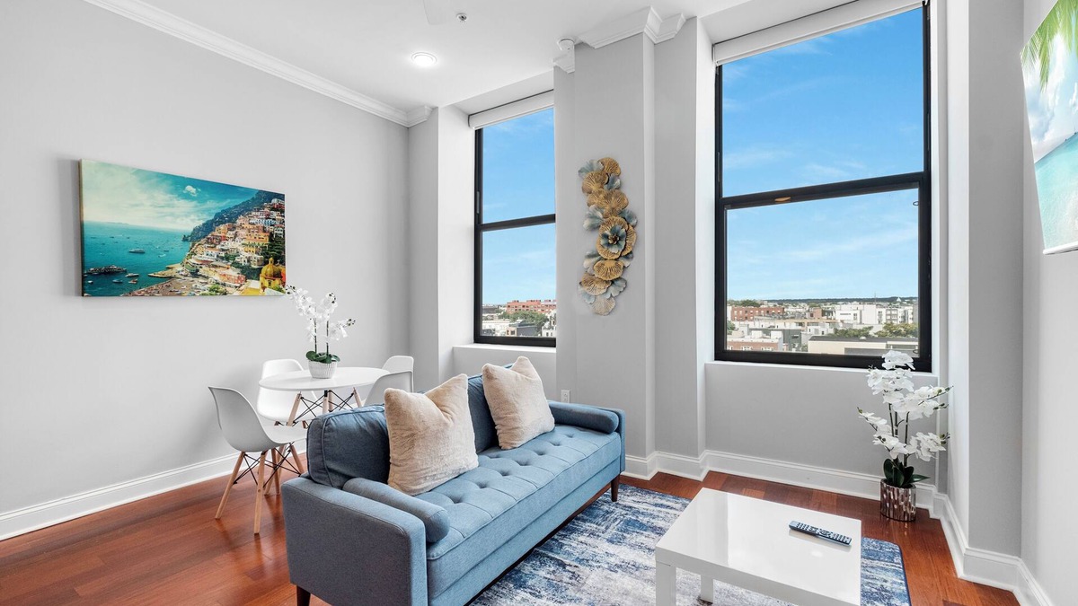 Olde Kensington Apartment | Modern 1BR w/Pool & Gym