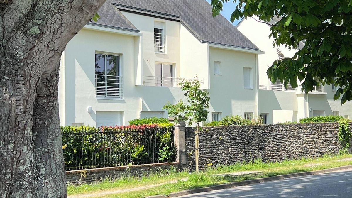 Barneville-Carteret Apartment | Modern 2-bed apartment - 5-minute walk from bars, restaurants & waterfront