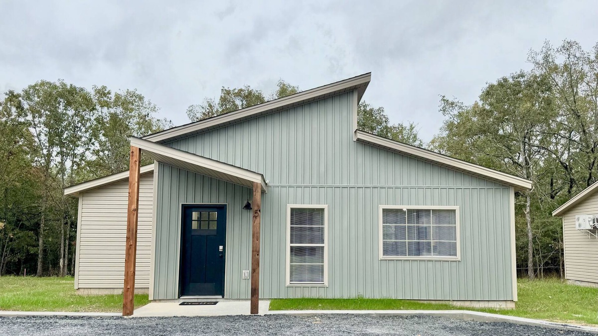 Jacksonville House | Modern 2 Bed/1 Bath Bungalow ~ Jacksonville, AR