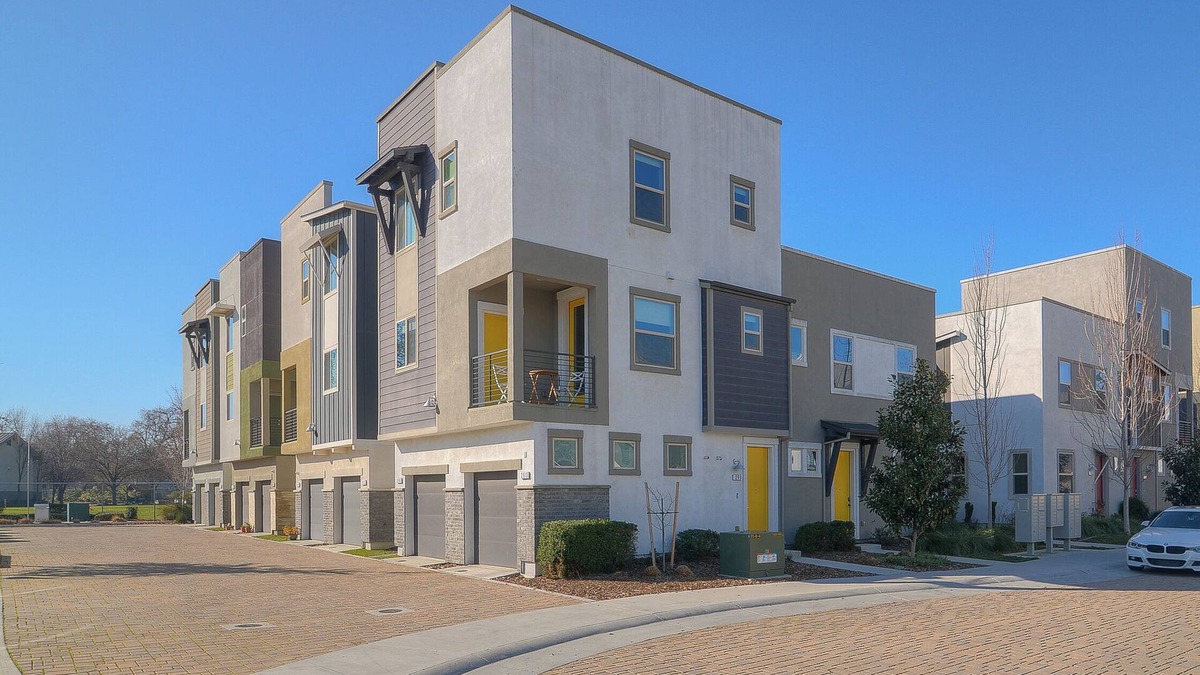 Land Park House | Modern 2 bed/2.5 bath home with functional with a dedicated work space.