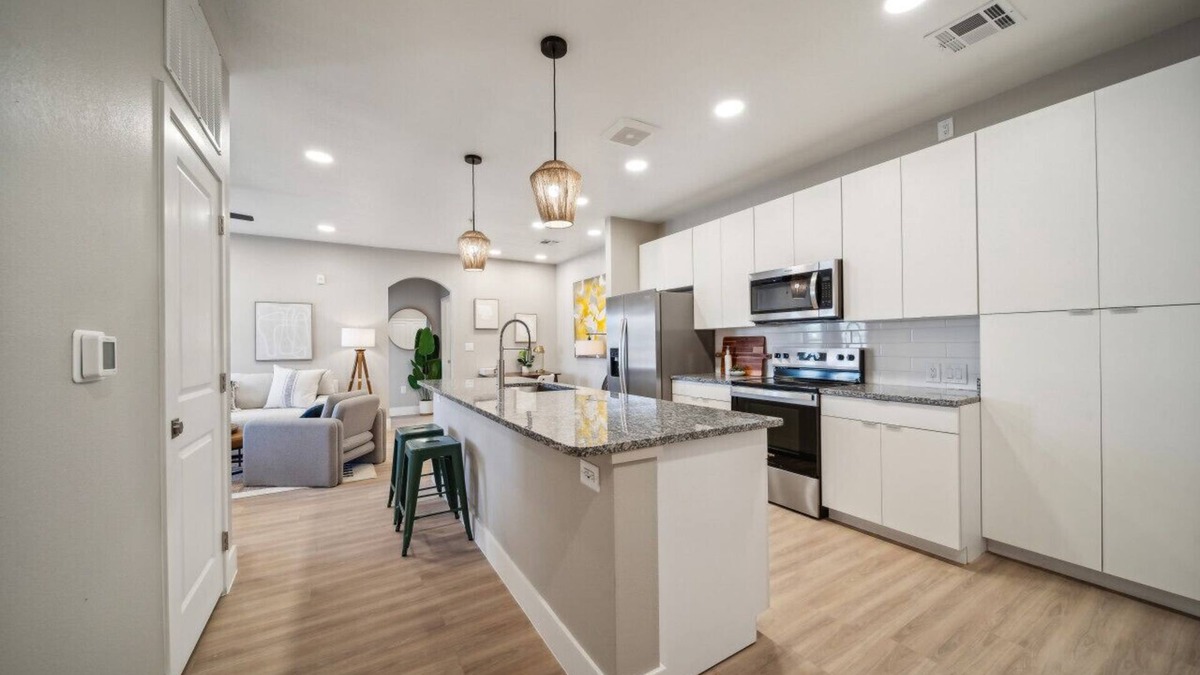 Owasso Apartment | Modern 2-Bed/2-Bath Apartment in 2024 Complex - Owasso, OK
