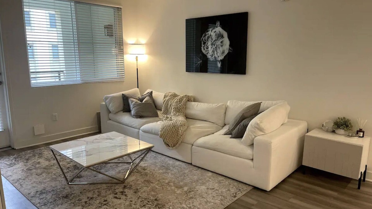 Cerritos Apartment | Modern 2 bed/2 bath near Disneyland