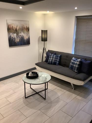 Bicester Apartment | Modern 2 Bed Apartment in Bicester Town Centre