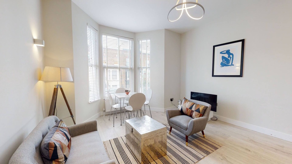 Golborne Apartment | Modern 2 Bed Flat - 4mins to Westbourne Park Tube