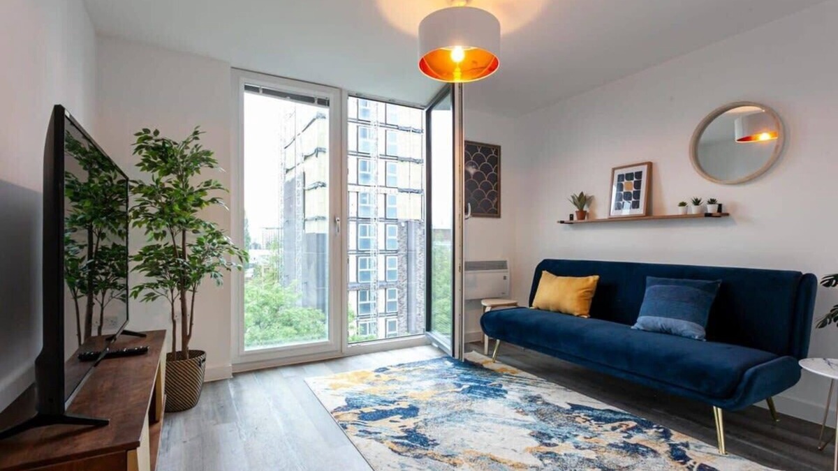 Old Trafford Apartment | Modern 2 Bed Flat 5min to Old Trafford Stadium
