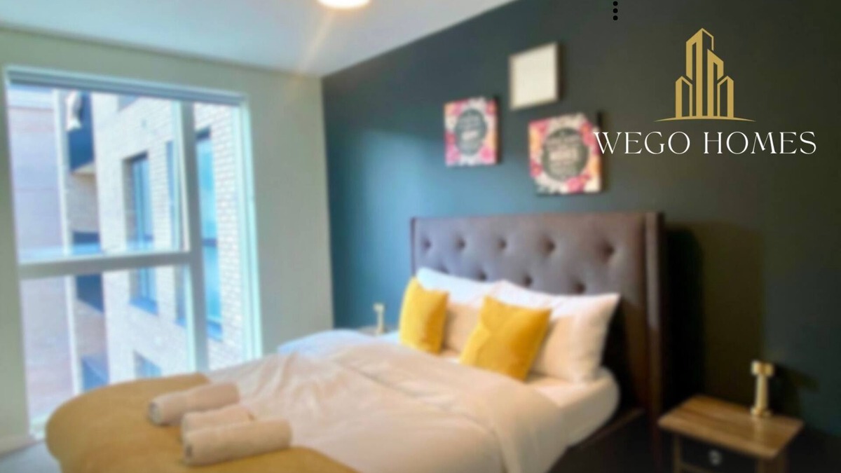 Newham Apartment | Modern 2-Bed Flat Balcony View