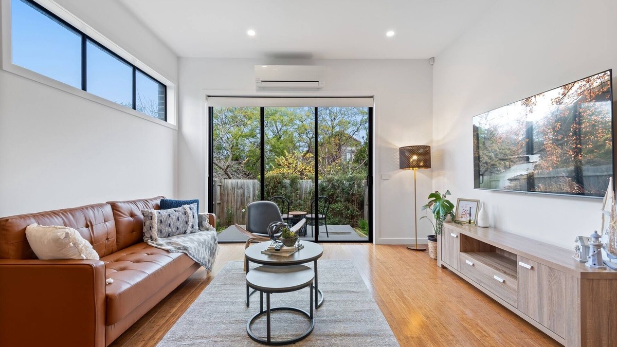 Brunswick West House | Modern 2-Bed Home in Brunswick with Courtyard