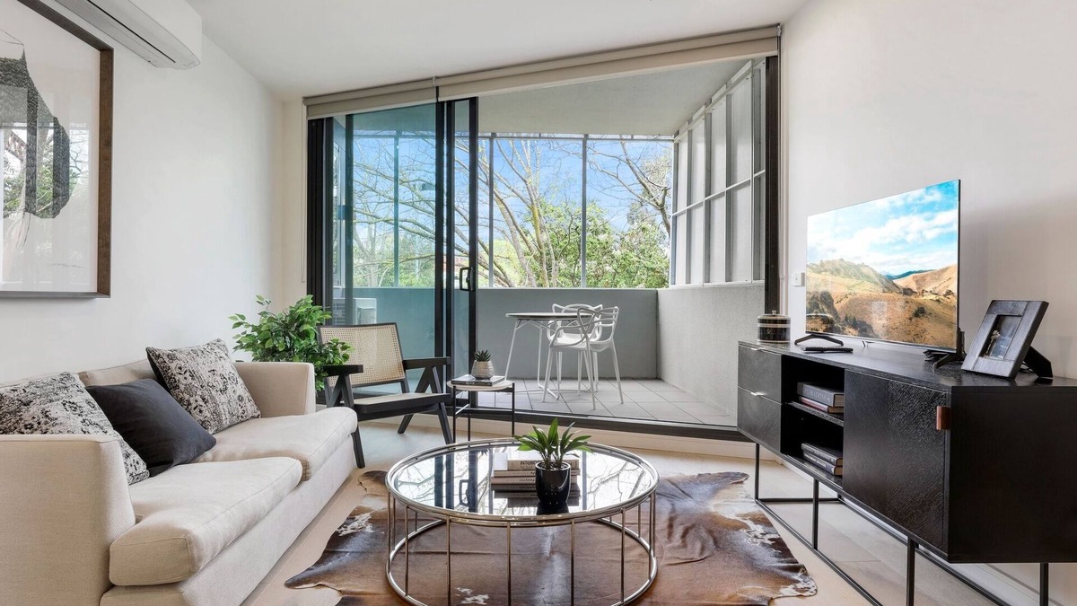 Ivanhoe Apartment | Modern 2-Bed Ivanhoe unit with Parking