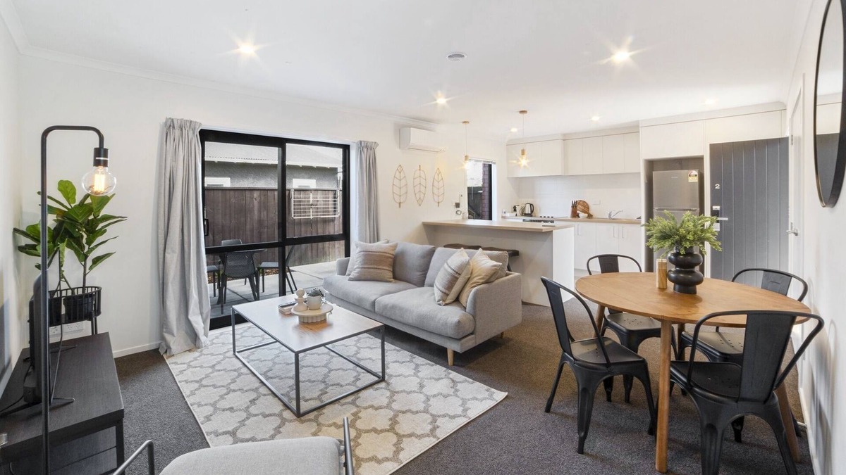 Frankton House | Modern 2-Bed Townhouse Near Hamilton Lake Domain