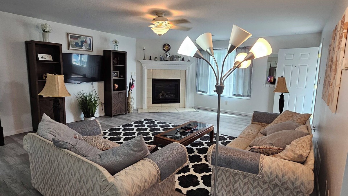 Tonawanda Villa | Modern 2-Bed Villa in ❤️ of WNY Buffalo & Niagara Falls