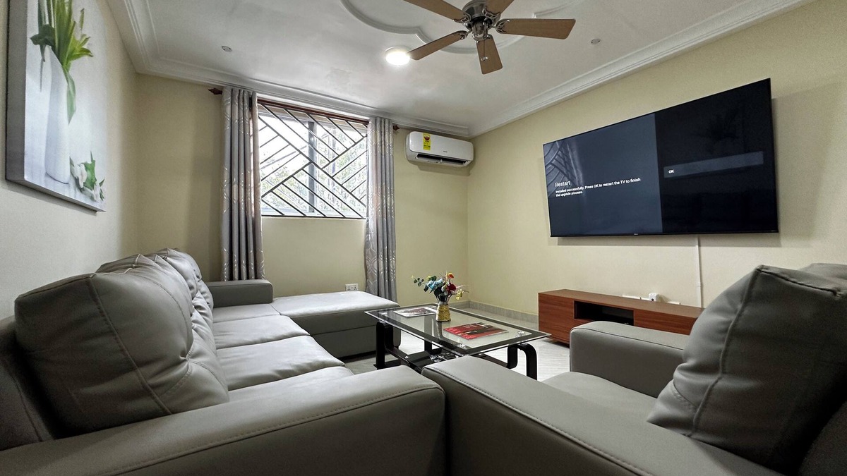 Gbawe Apartment | Modern 2-Bedroom Apartment Near Beach - Rose Villa Accra Suite F4